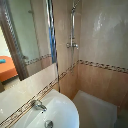 Apartament Red Rose Modern In The Heart Of San Pawl