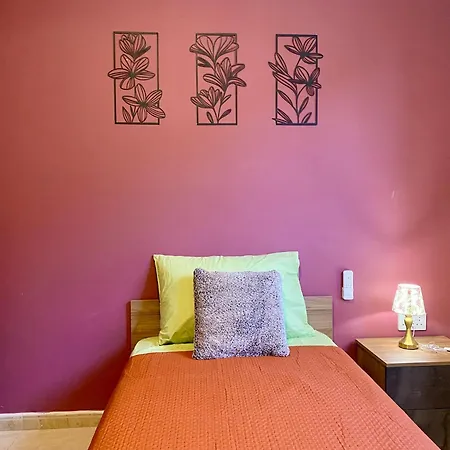 Red Rose Modern In The Heart Of San Pawl St. Paul's Bay