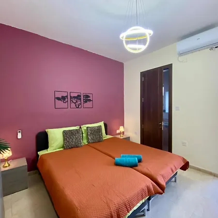 Red Rose Modern In The Heart Of San Pawl Apartment *