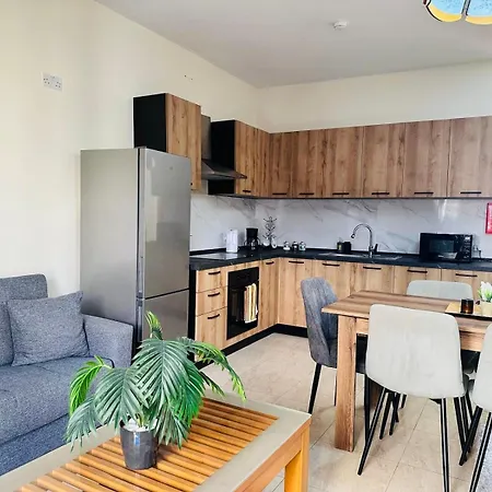 アパート Stylish Brand New 3br - 10 Min Walk From Buggibba Square *
