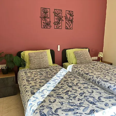 Stylish Brand New 3br - 10 Min Walk From Buggibba Square Lejlighed *