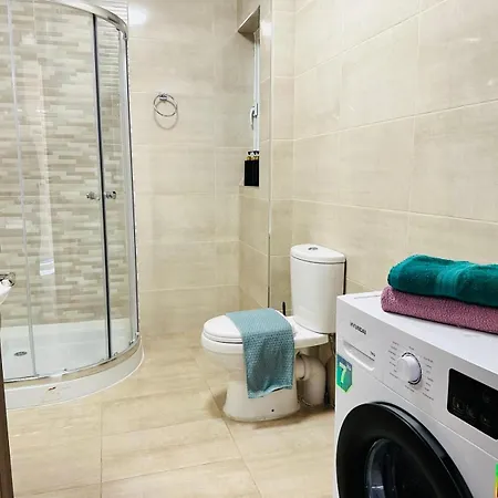 Stylish Brand New 3br - 10 Min Walk From Buggibba Square