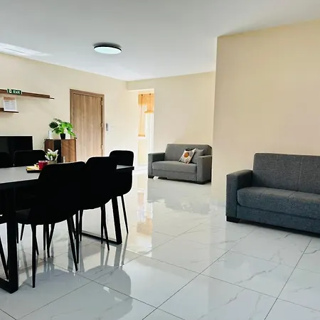 アパート Stylish Brand New 3br - 10 Min Walk From Buggibba Square セント・ポールズ・ベイ