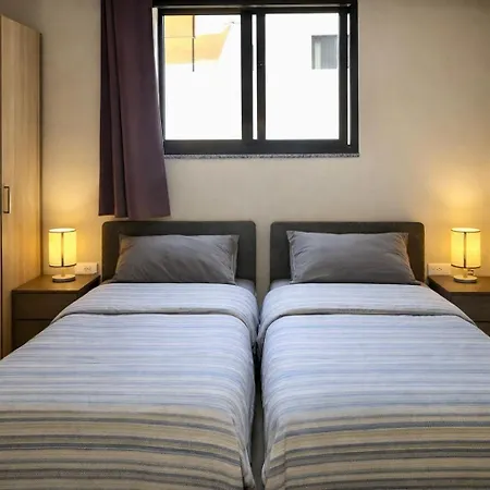 Stylish Brand New 3br - 10 Min Walk From Buggibba Square Apartment